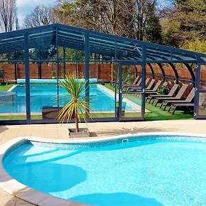 Camping Glamping Terre &, Étables